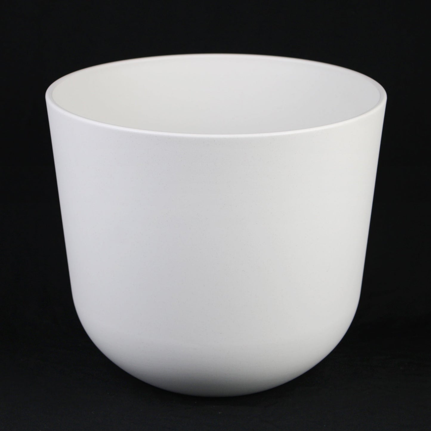 4-Piece White Plastic Round Planter Pot Set – Minimalist Modern Design
