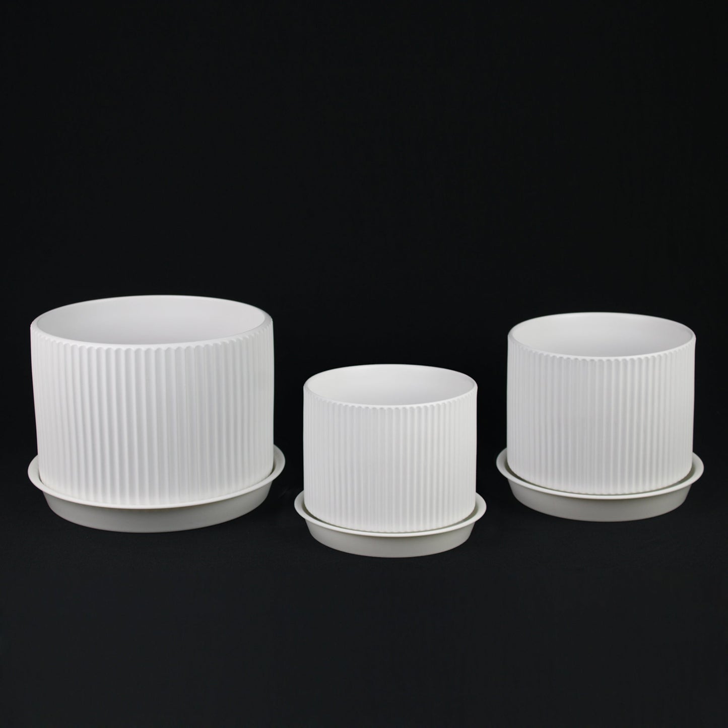 3-Piece White Stoneware Planter Pot Set with Ribbed Texture