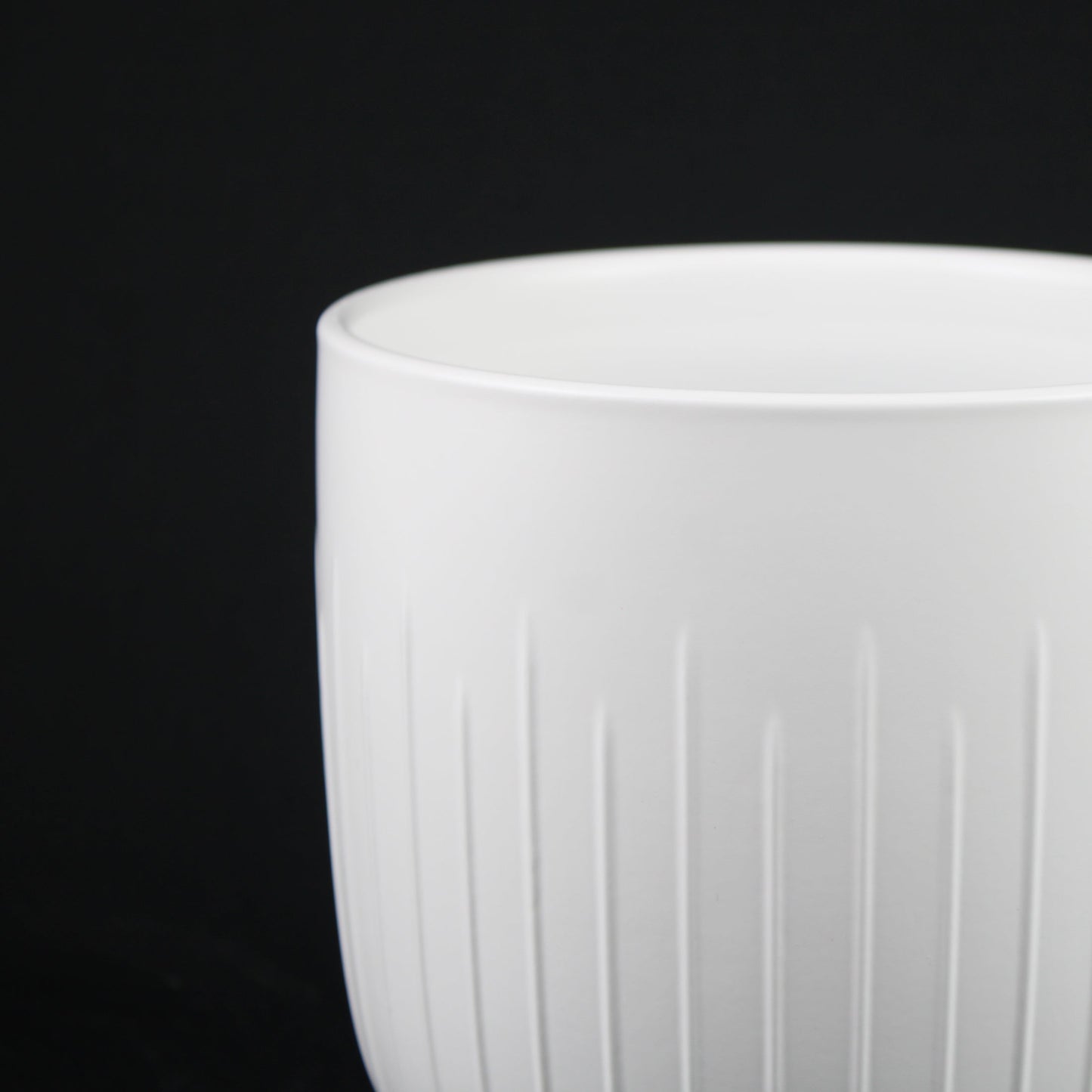 3-Piece White Stoneware Planter Pot Set with Vertical Groove Texture